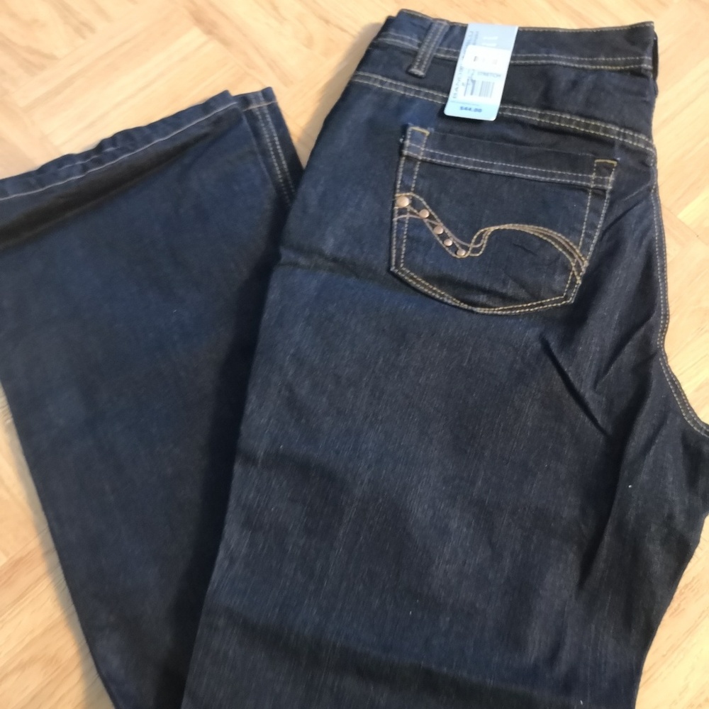 Bandolino Women stretch jean NWT size 12